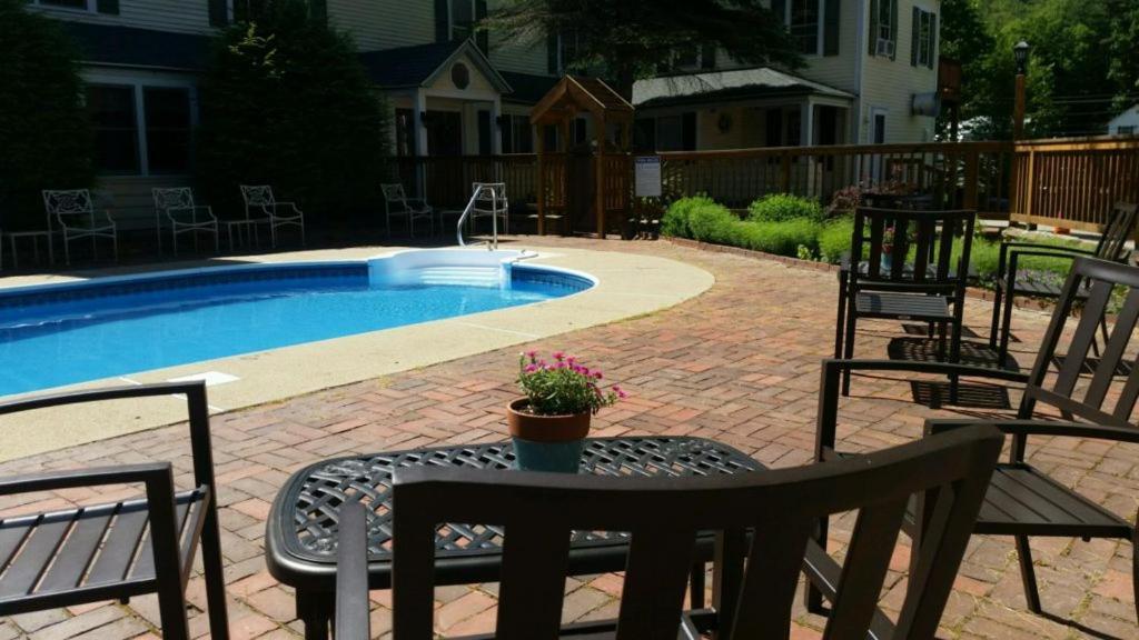 Inn At Ellis River Jackson Exterior photo